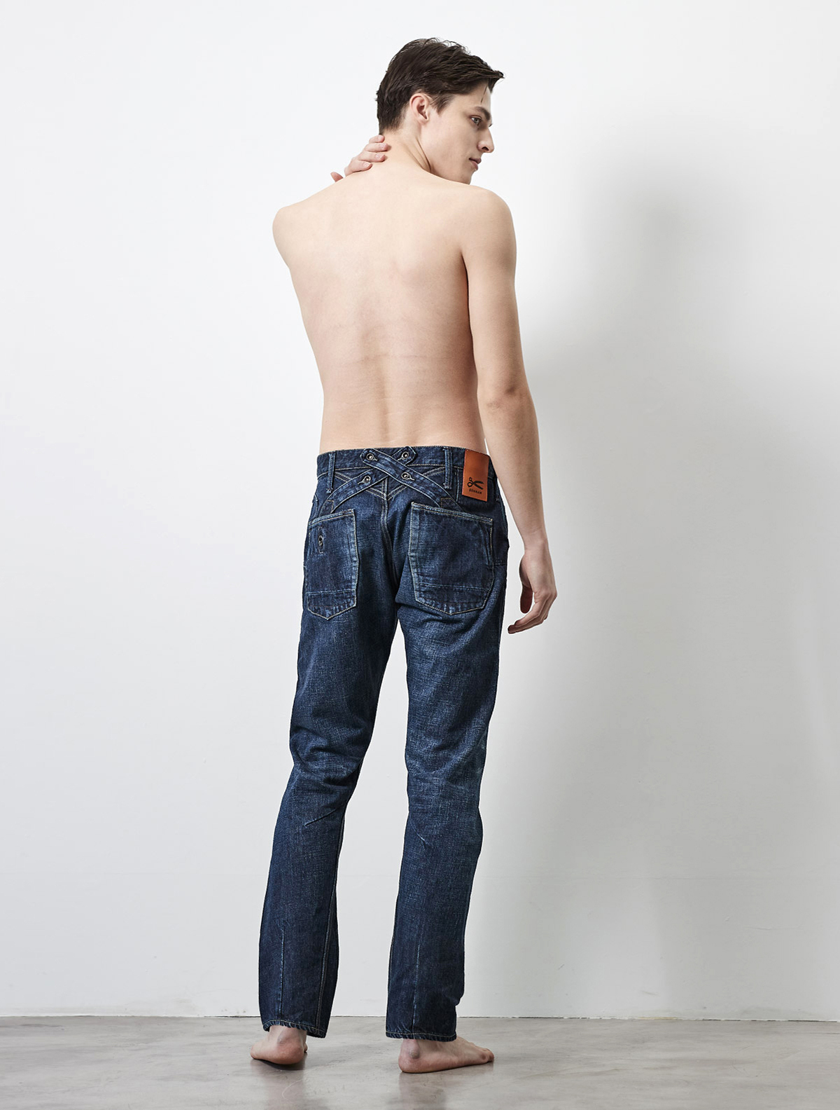 CROSS BACK TAPERED PANTS