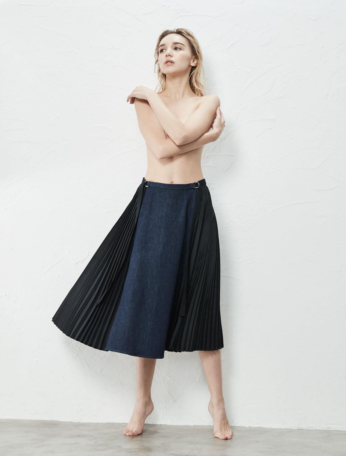 SIDE PLEATS MIDDLE FLARE SKIRT
