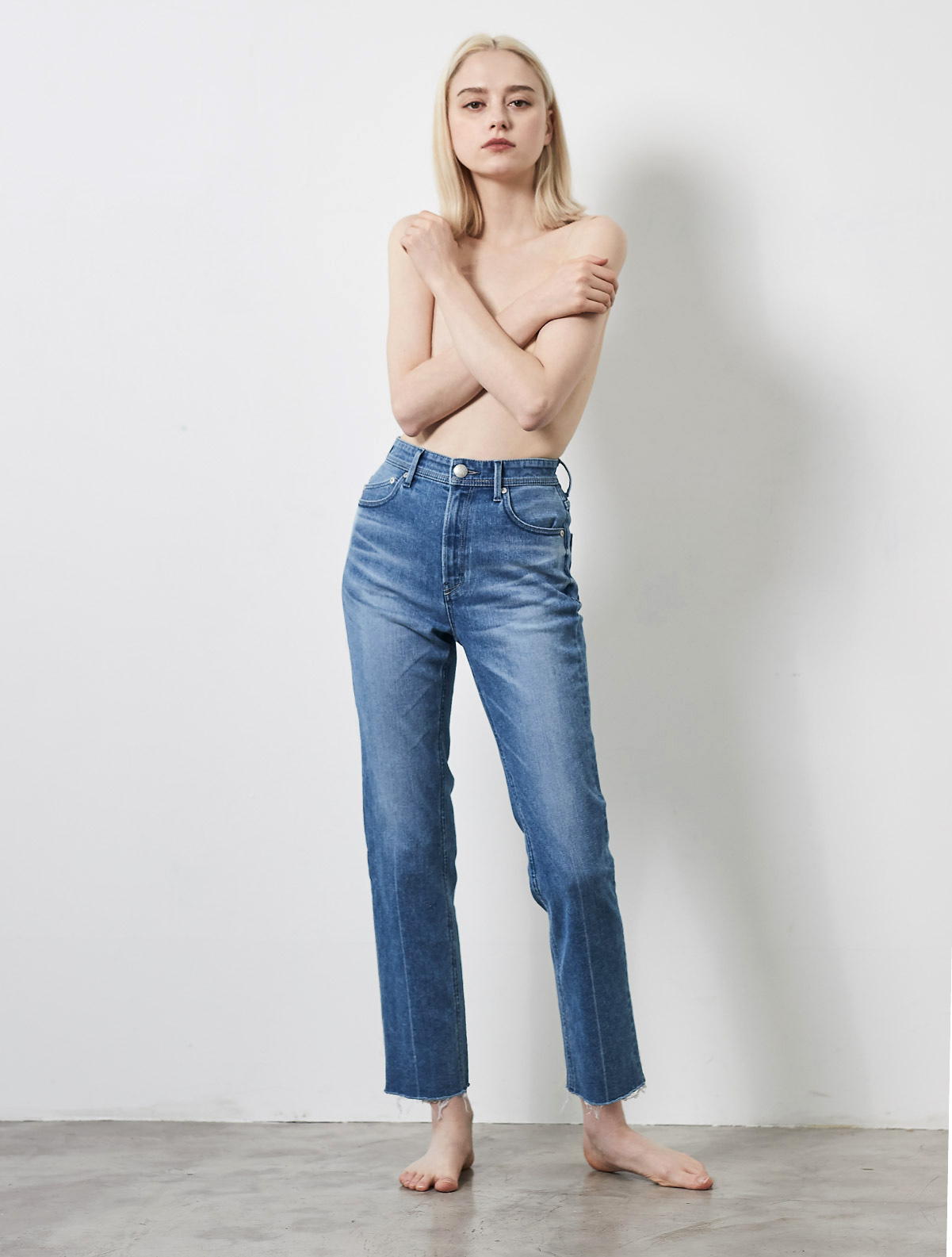 HIGH WAIST CUT-OFF STRAIGHT PANTS